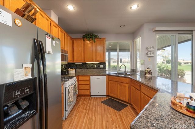 1725 Fairway Oaks Avenue, Banning, CA 92220