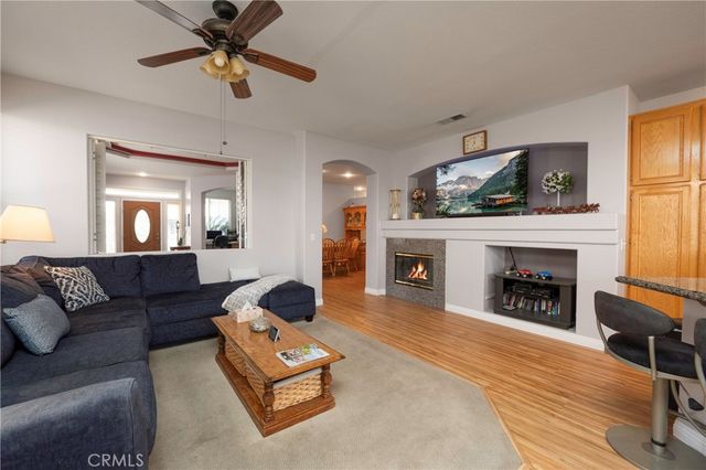 1725 Fairway Oaks Avenue, Banning, CA 92220