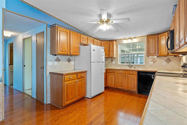 3026 MYAKKA RIVER ROAD, Tavares, FL 32778