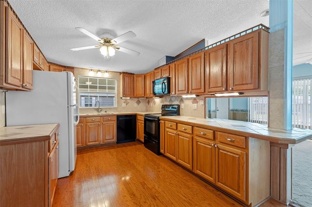 3026 MYAKKA RIVER ROAD, Tavares, FL 32778