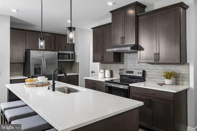 611 PHALEN CT, Wilmington, DE 19808