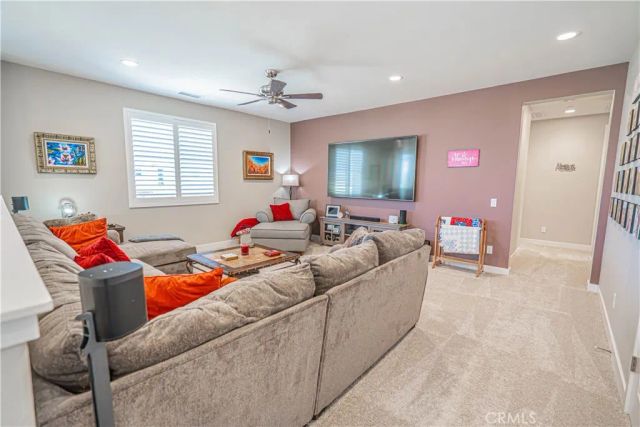 17730 Hillside Way, Saugus, CA 91350