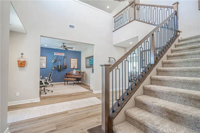 17730 Hillside Way, Saugus, CA 91350
