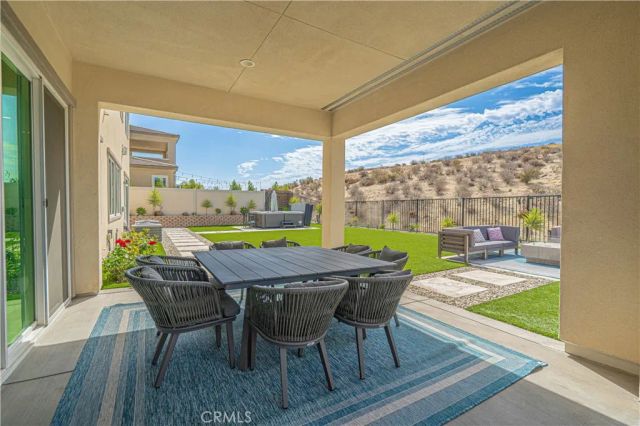 17730 Hillside Way, Saugus, CA 91350