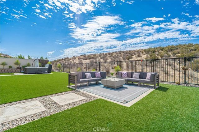 17730 Hillside Way, Saugus, CA 91350