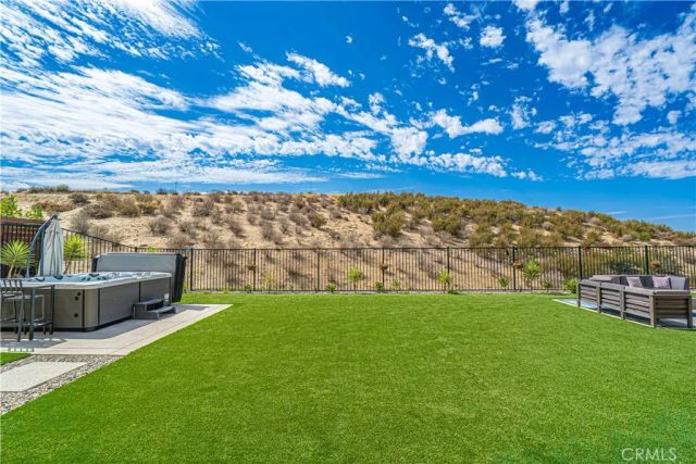 17730 Hillside Way, Saugus, CA 91350