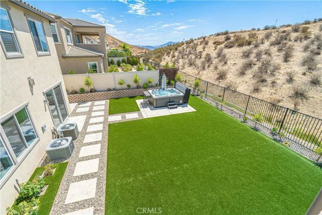 17730 Hillside Way, Saugus, CA 91350