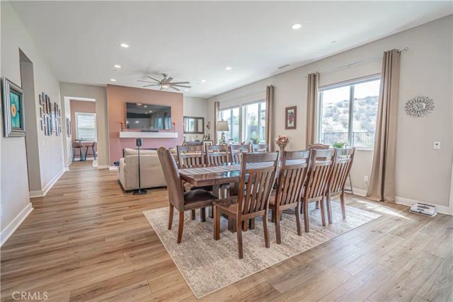 17730 Hillside Way, Saugus, CA 91350