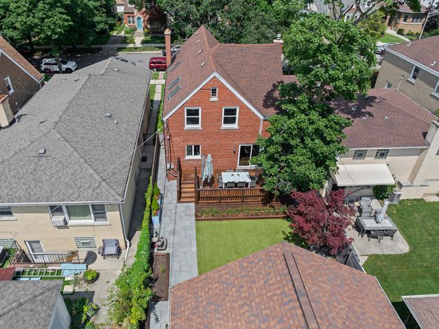 6133 N LENOX Avenue, Chicago, IL 60646
