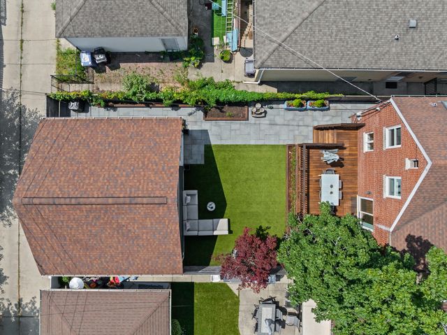 6133 N LENOX Avenue, Chicago, IL 60646