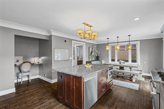 6133 N LENOX Avenue, Chicago, IL 60646
