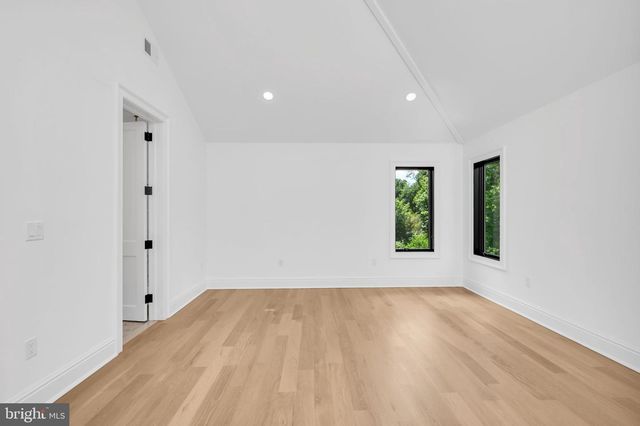 32 GULICK RD, Princeton, NJ 08540