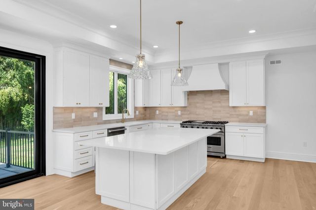 32 GULICK RD, Princeton, NJ 08540