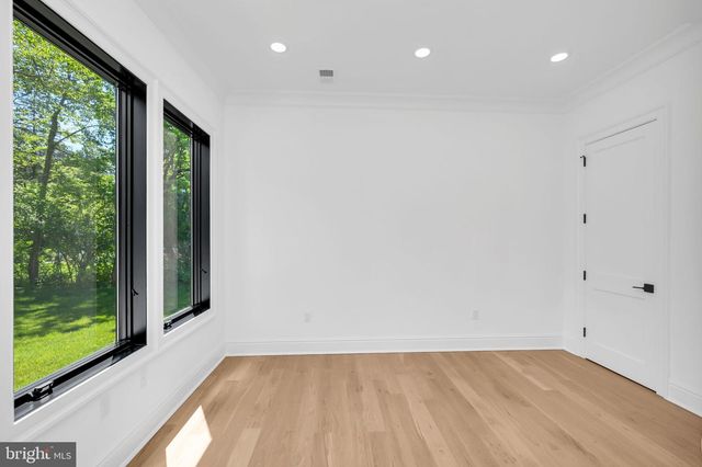 32 GULICK RD, Princeton, NJ 08540