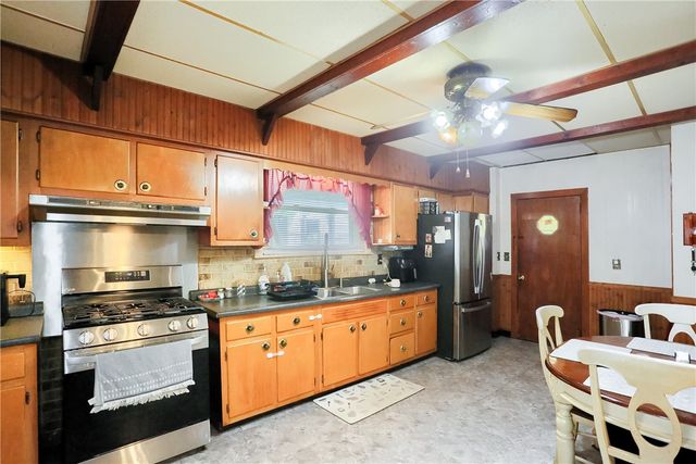 330 Beaver Ave, Aliquippa, PA 15001