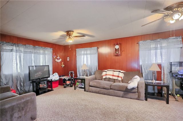 330 Beaver Ave, Aliquippa, PA 15001