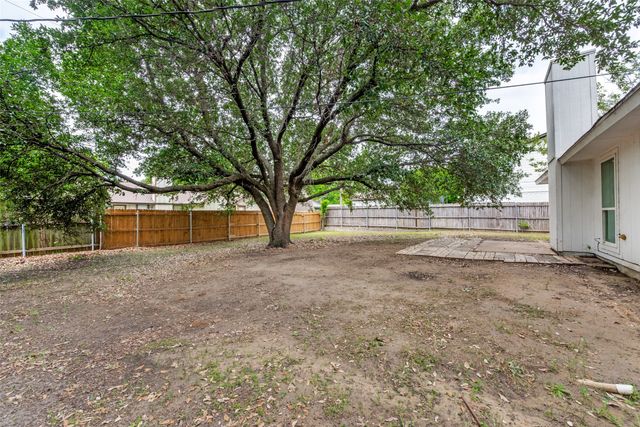 214 Valley Forge Lane, Arlington, TX 76002