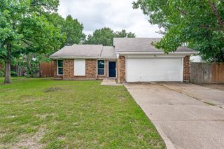 214 Valley Forge Lane, Arlington, TX 76002