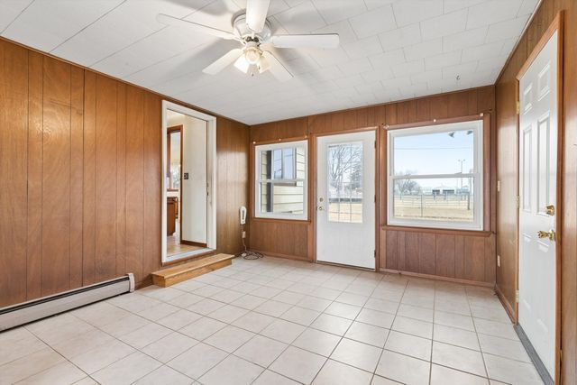 102 8th Street, Dewitt, IA 52742