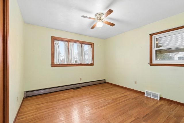 102 8th Street, Dewitt, IA 52742