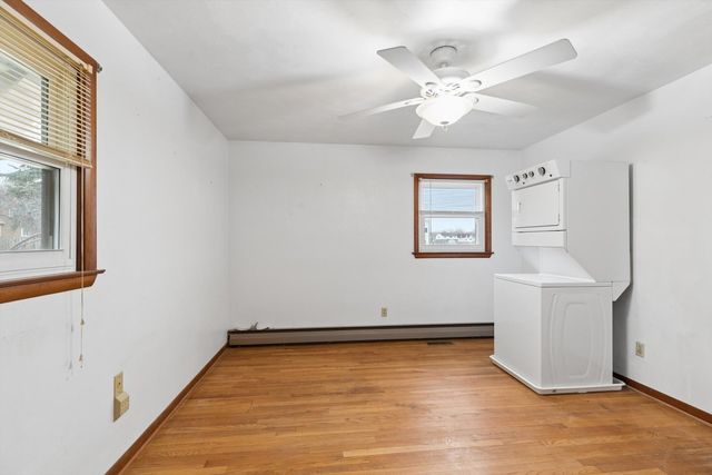 102 8th Street, Dewitt, IA 52742