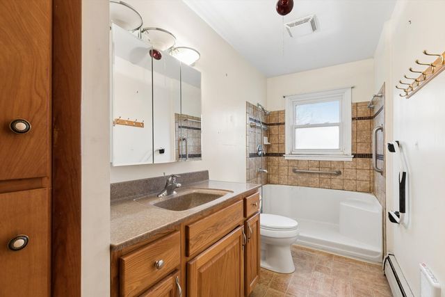 102 8th Street, Dewitt, IA 52742