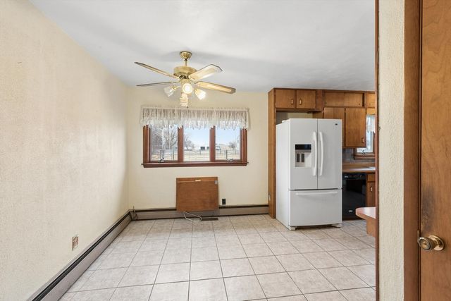 102 8th Street, Dewitt, IA 52742