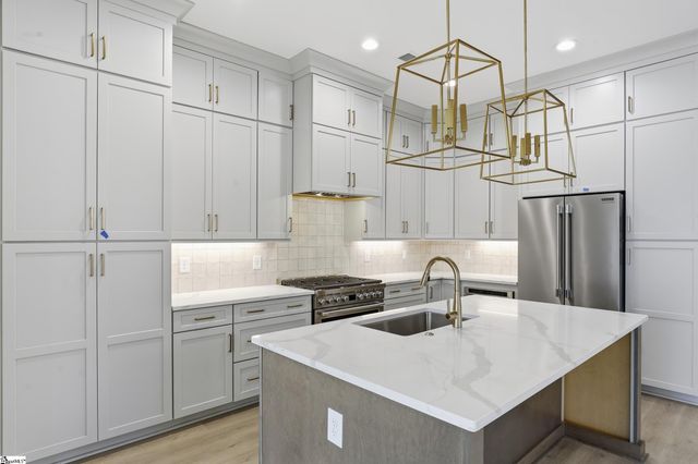 72 Mcneil Court, Greenville, SC 29609