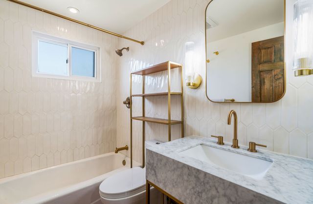 114 Cedar Street, Santa Fe, NM 87501