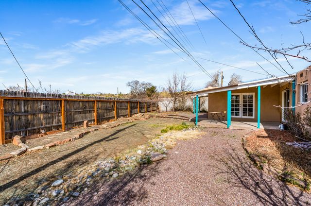 114 Cedar Street, Santa Fe, NM 87501