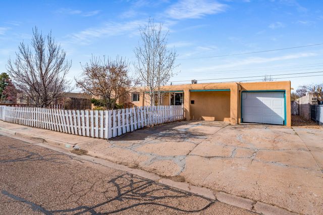 114 Cedar Street, Santa Fe, NM 87501