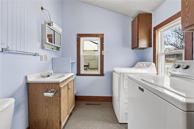 316 1st Avenue SE, Mt Vernon, IA 52314