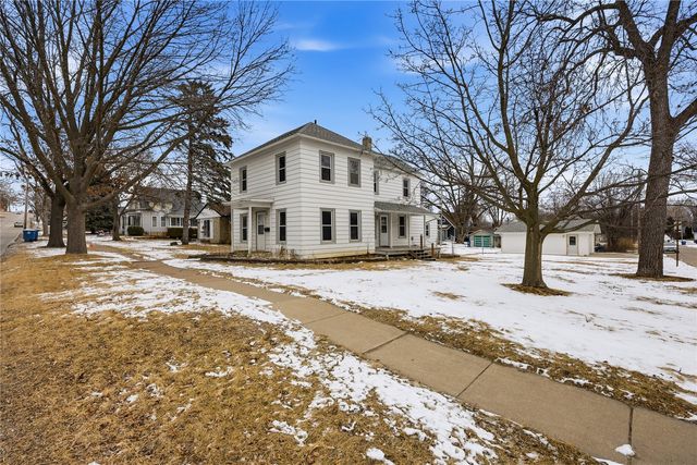 316 1st Avenue SE, Mt Vernon, IA 52314