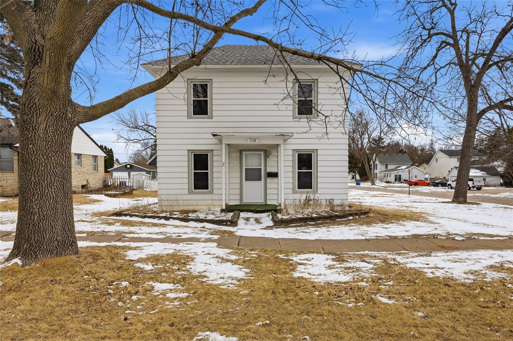 316 1st Avenue SE, Mt Vernon, IA 52314