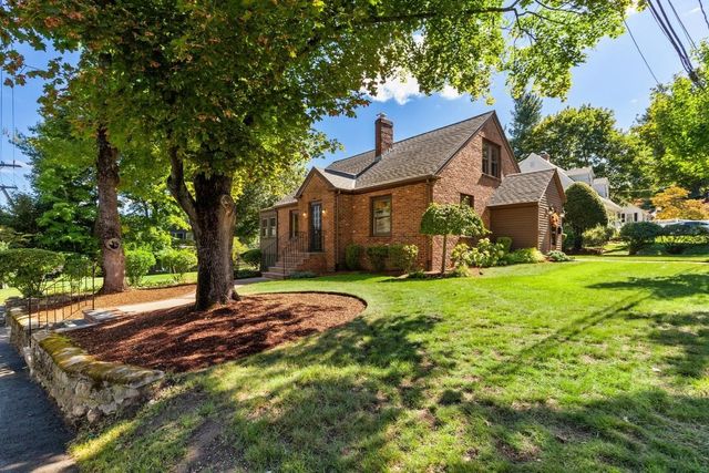 60 Prospect St, Wakefield, MA 01880