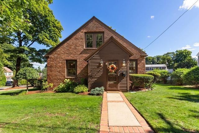 60 Prospect St, Wakefield, MA 01880