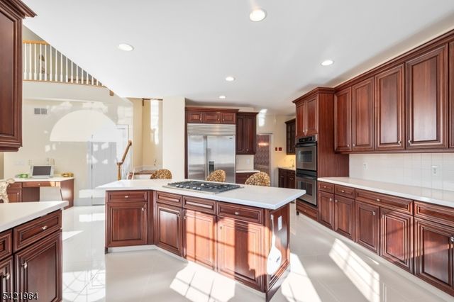 16 Southwind Dr, Mount Olive Twp., NJ 07836