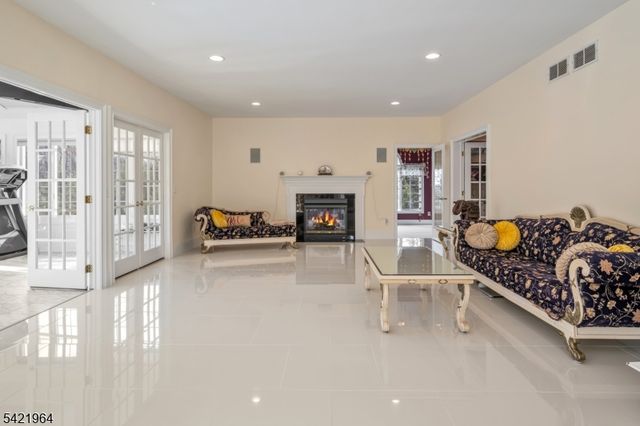 16 Southwind Dr, Mount Olive Twp., NJ 07836