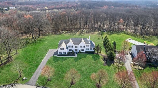 16 Southwind Dr, Mount Olive Twp., NJ 07836
