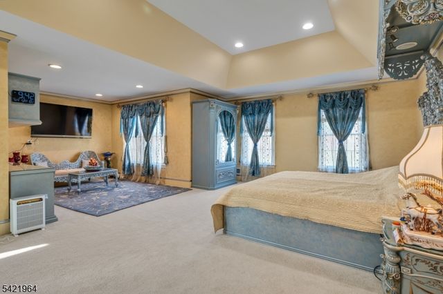 16 Southwind Dr, Mount Olive Twp., NJ 07836