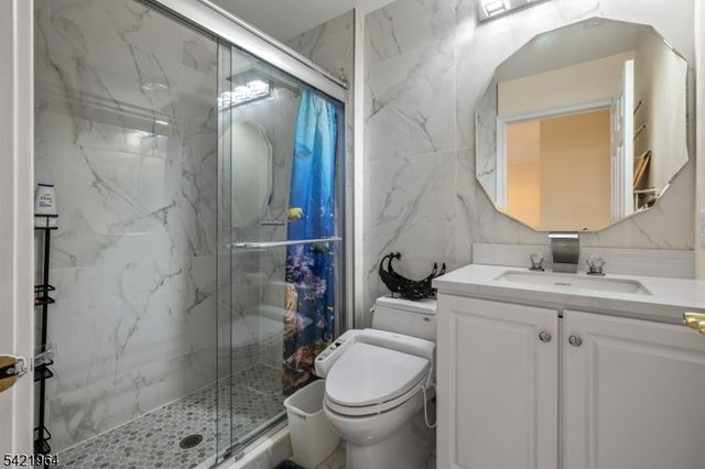 16 Southwind Dr, Mount Olive Twp., NJ 07836