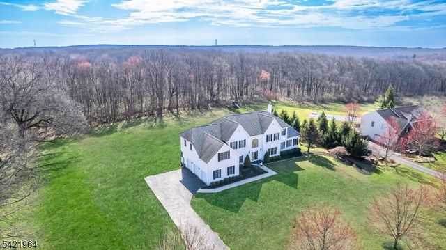 16 Southwind Dr, Mount Olive Twp., NJ 07836