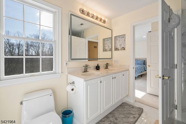 16 Southwind Dr, Mount Olive Twp., NJ 07836