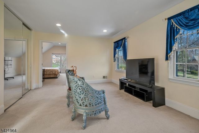 16 Southwind Dr, Mount Olive Twp., NJ 07836