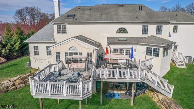 16 Southwind Dr, Mount Olive Twp., NJ 07836