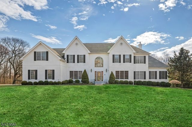 16 Southwind Dr, Mount Olive Twp., NJ 07836