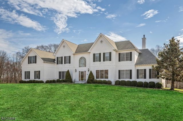 16 Southwind Dr, Mount Olive Twp., NJ 07836