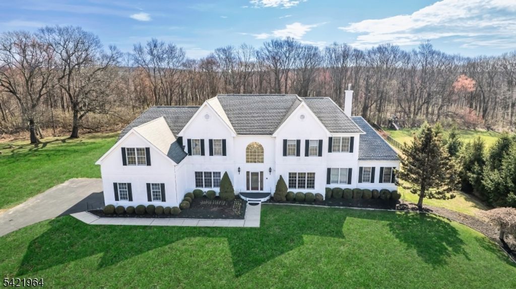 16 Southwind Dr, Mount Olive Twp., NJ 07836