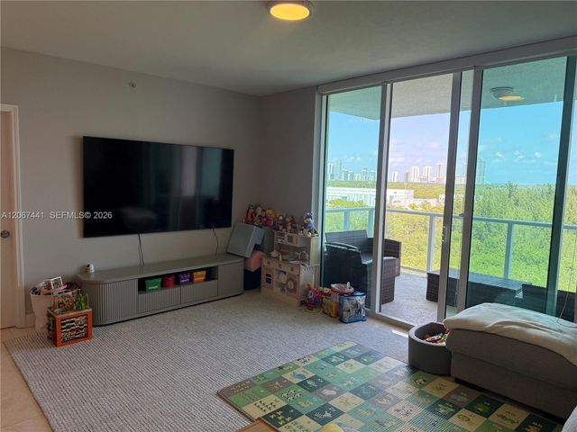 15051 Royal Oaks Lane 1104, North Miami, FL 33181