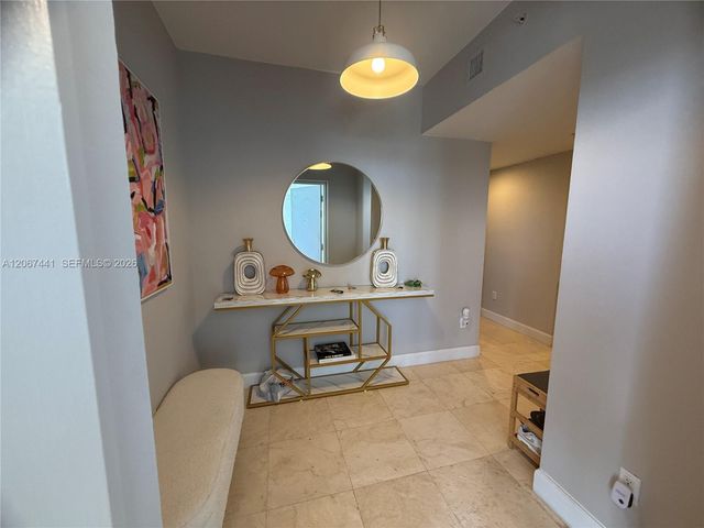 15051 Royal Oaks Lane 1104, North Miami, FL 33181